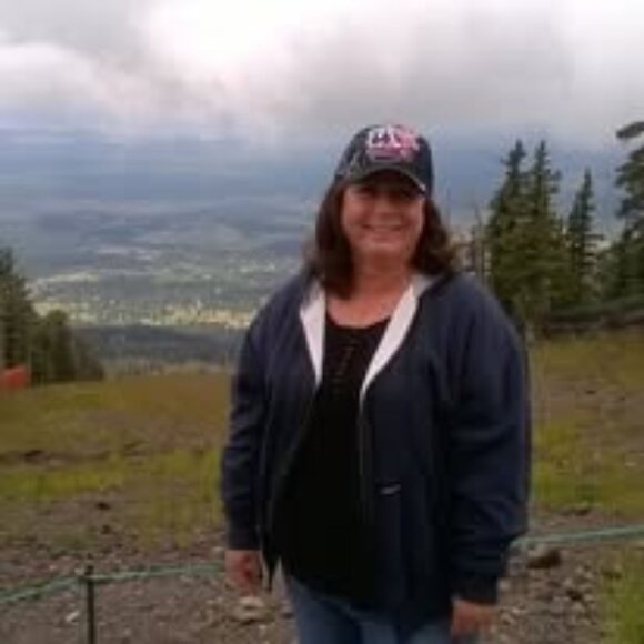 Meet your Posher, Debra - Picture 1 of 1